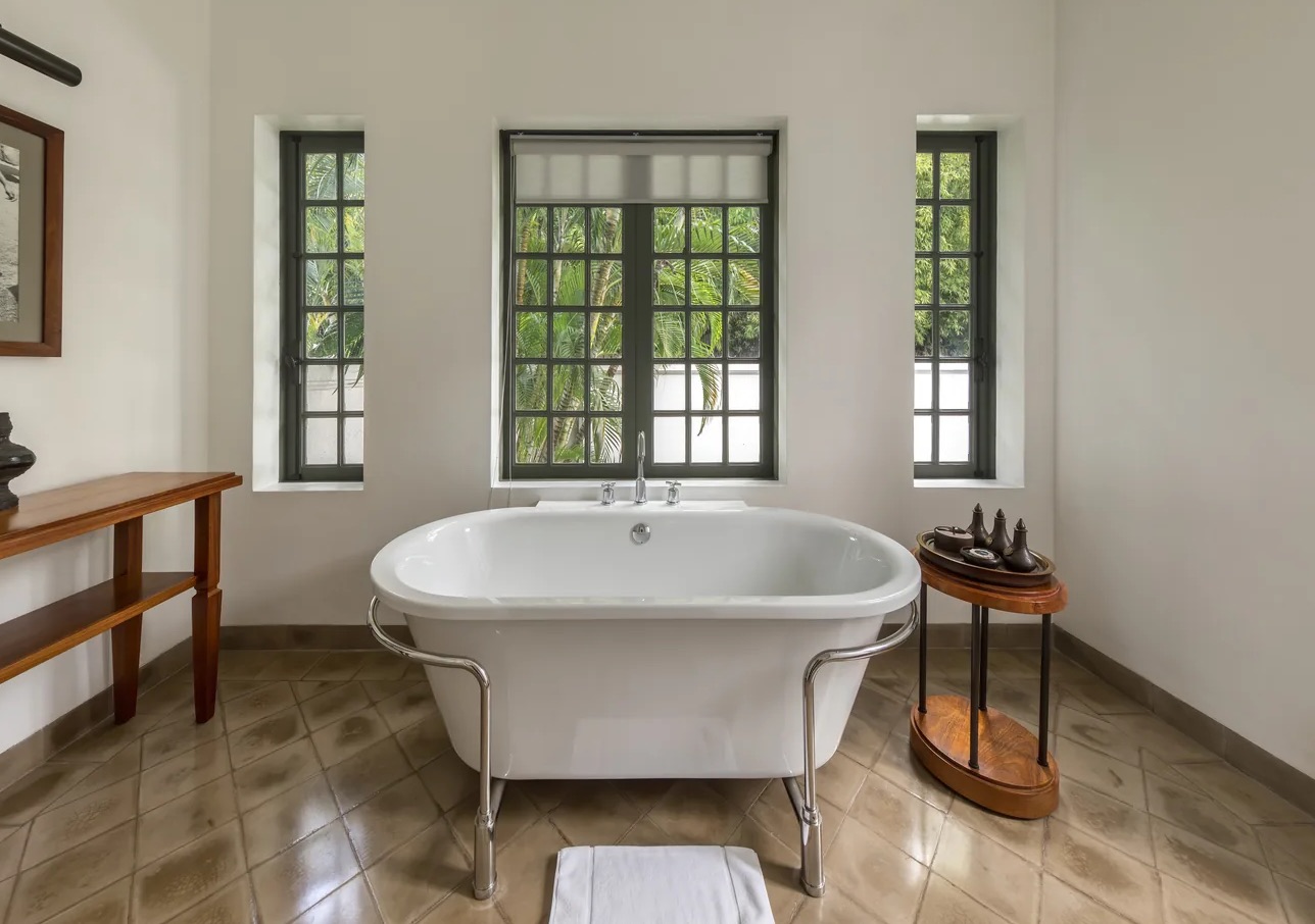 Bathroom Mold Removal in Land O’ Lakes, FL